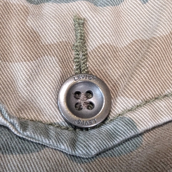 Levi’s Camo Cargo Pants W42 L32 | Foraging Dadcore Energy 🌿 Tactical But Chill - Picture 7 of 11
